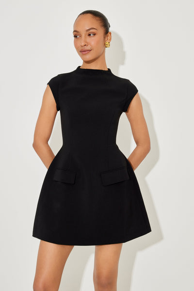 Robe Noire Structurée