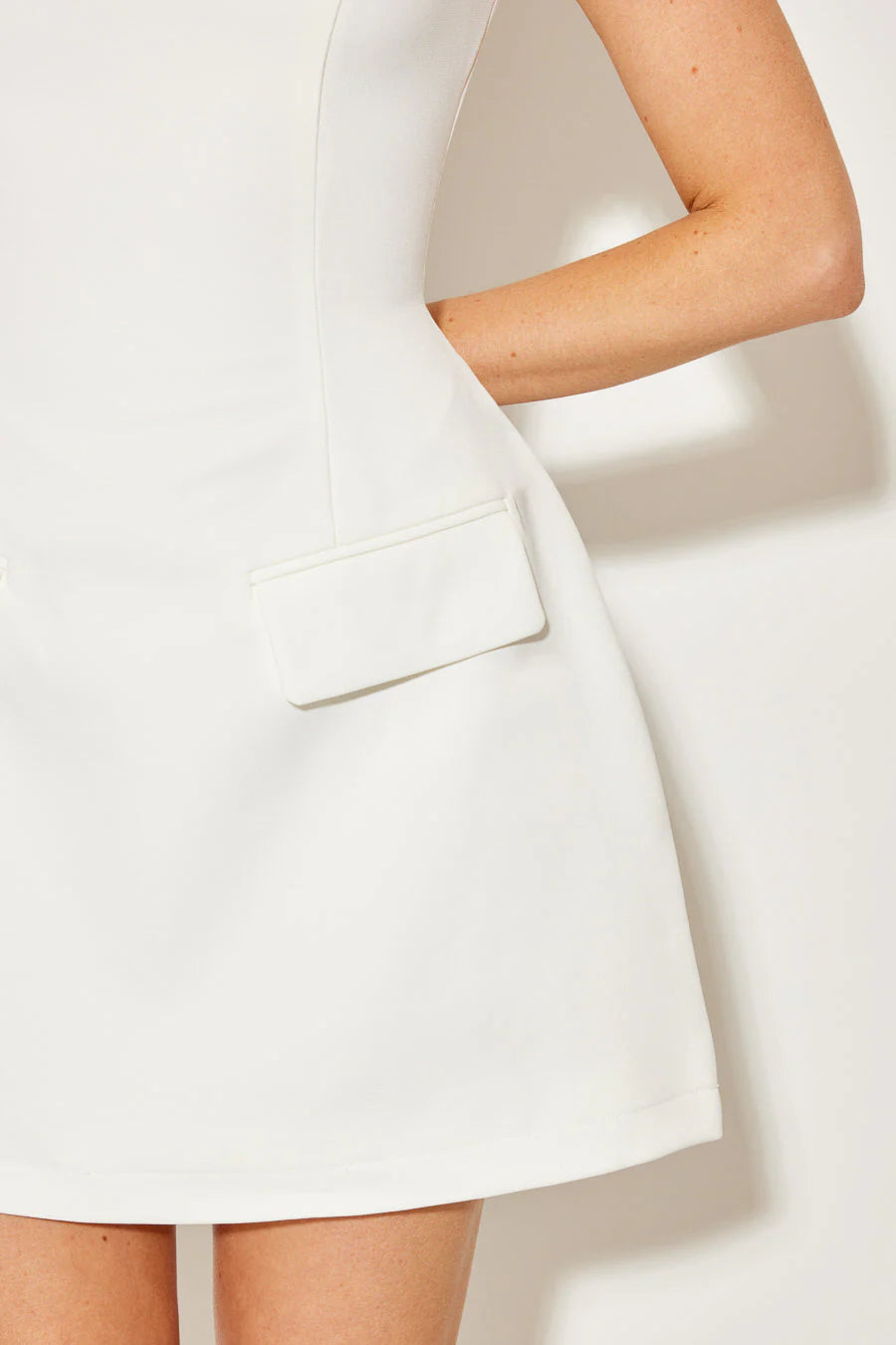 Robe Noire Structurée